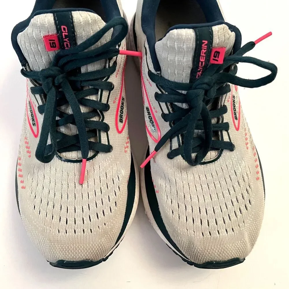 Brooks some wear